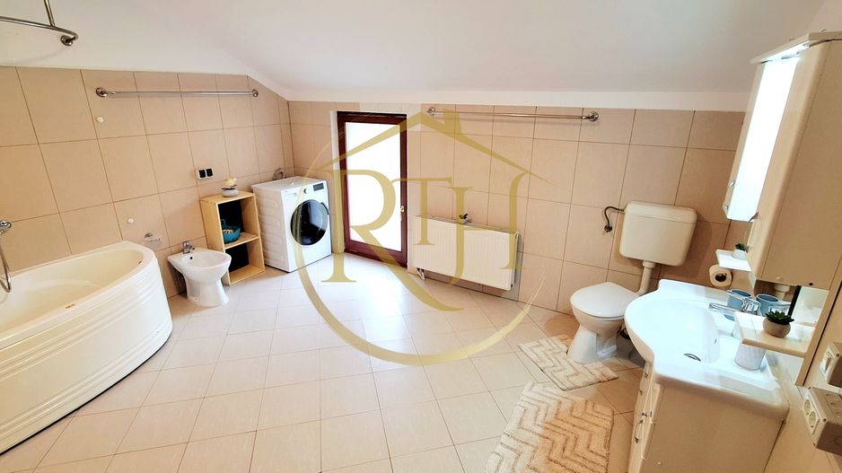 Oferim spre inchiriere, casa deosebi cu 4 camere,2 garaje,zona Soarelui-Braytim - Poză 19