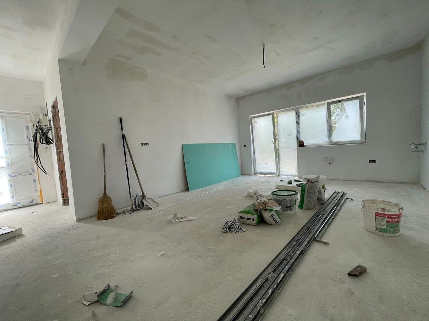 Duplex cu 3 dormitoare pe parter la cheie Mosnita Noua - Poză 1