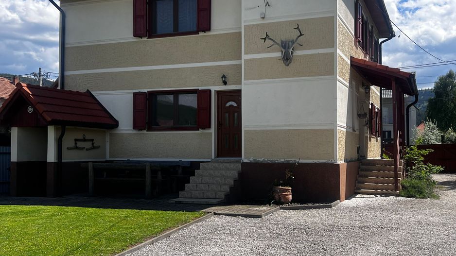 Ocazie unică! Casă de vânzare în stațiunea Covasna! - Poză 3