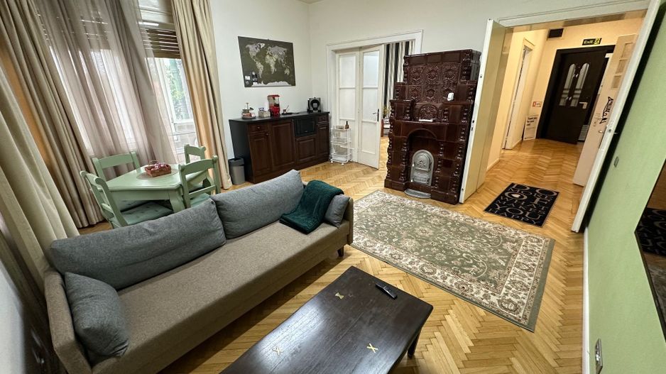 Apartament aproape de Piata Unirii - pretabil si pentru birouri - Poză 1