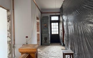 Apartament boieresc partial renovat - Poză 11