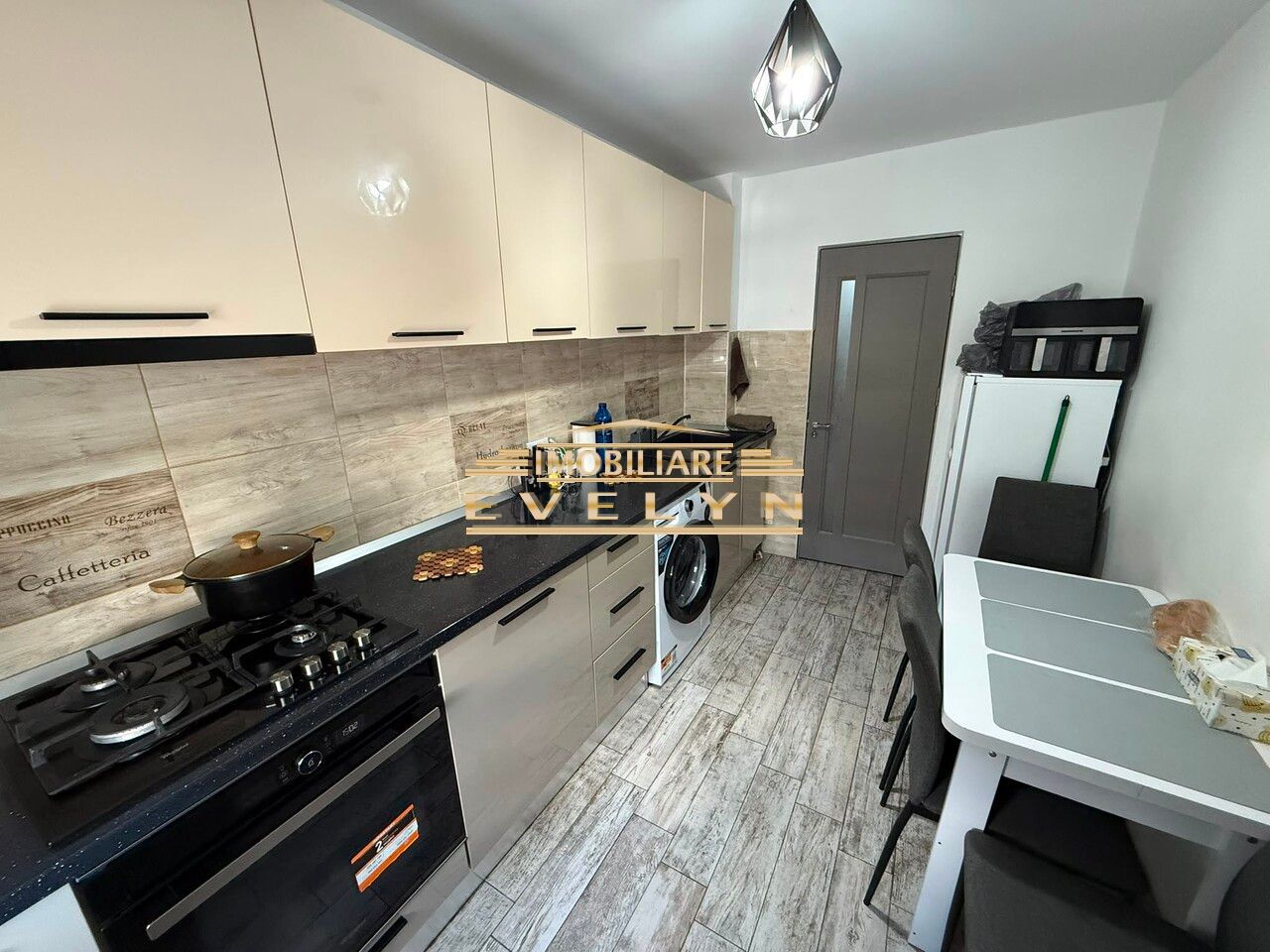 Apartament 3 camere de vânzare – Zona Mall - Poză 3