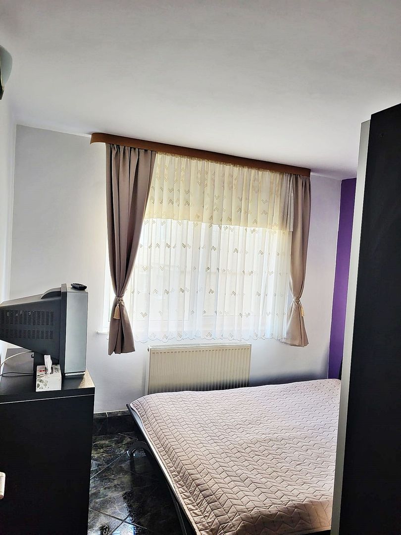 Codlea, apartament 2 camere decomandat, etaj 1, mobilat, 75000 euro - Poză 8