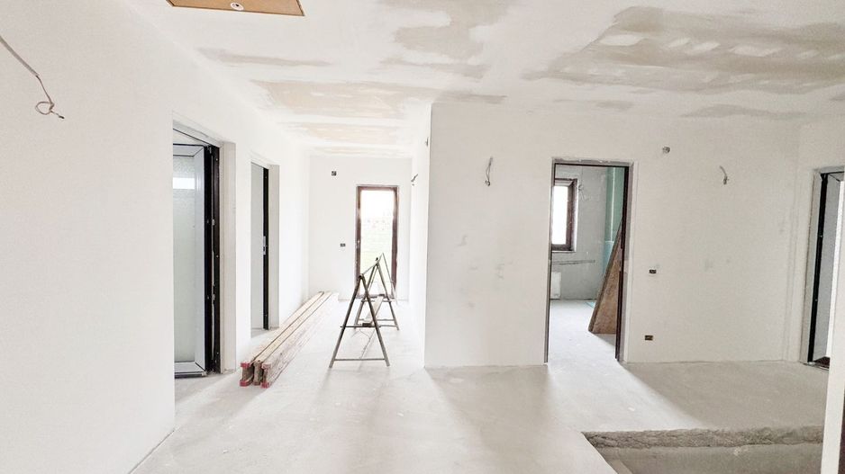 Vilă unică, gata să devină locuința ta de vis, în Livada. - Poză 7