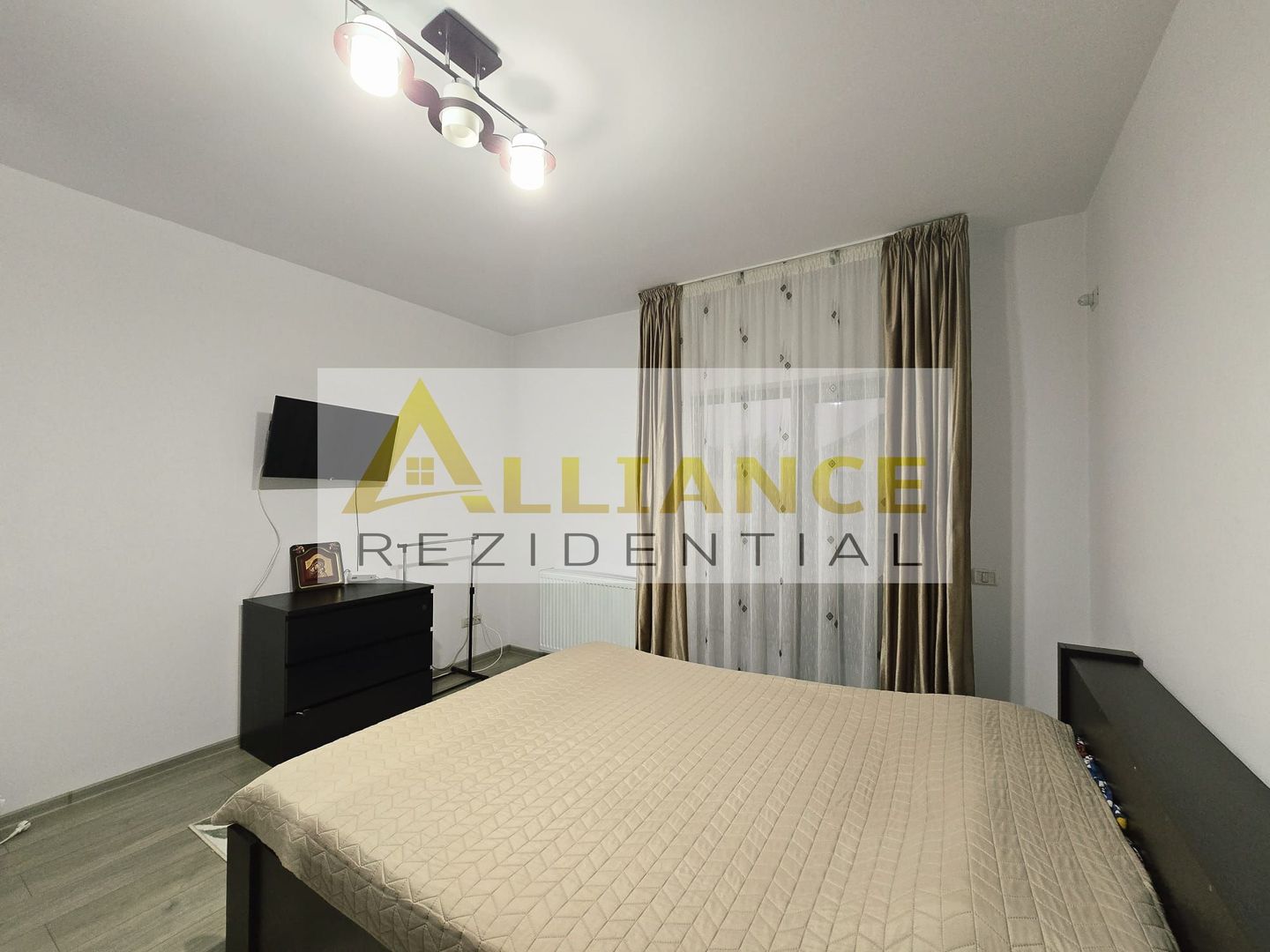 Casa Individuala - 5 camere - 2 bai - 385mp teren - Poză 16