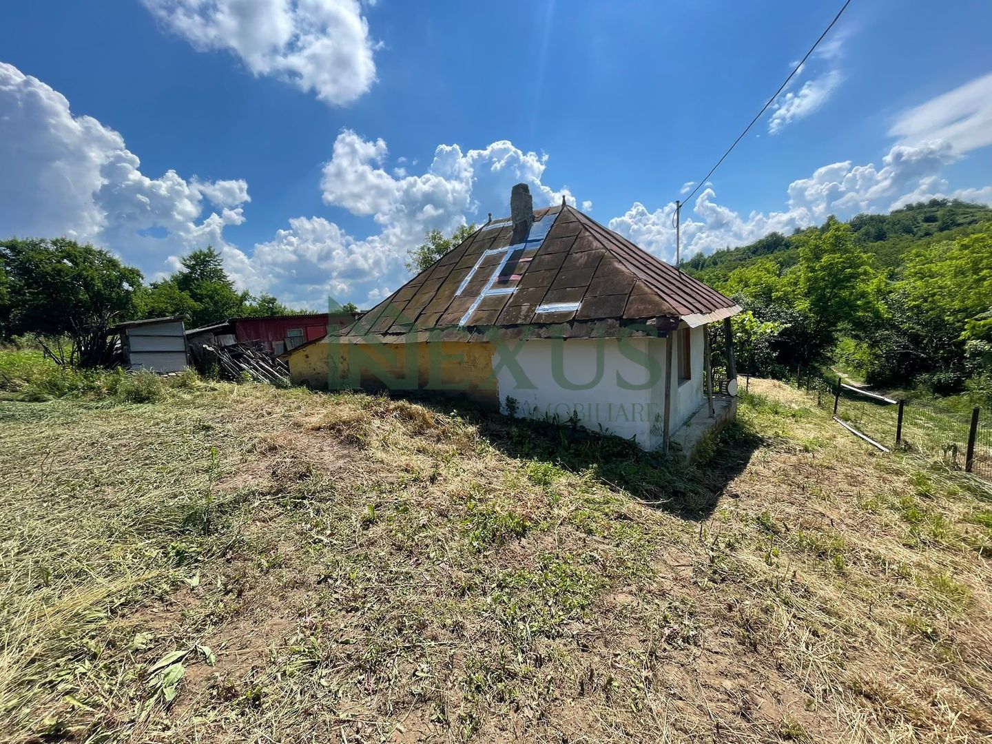 Casă bătrânească cu teren de 3.200 mp în Hertioana de Jos, jud.Bacău - Poză 7