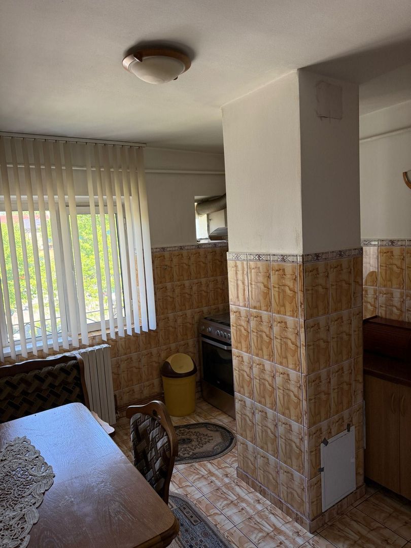 Apartament 3 camere Decomandat Rovine etaj 2/4 - Poză 4