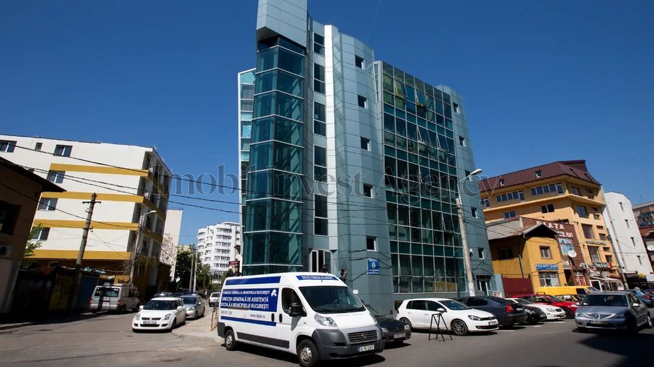 Cladire de birouri Vitan pretabilă pentru diverse afaceri. - Poză 1