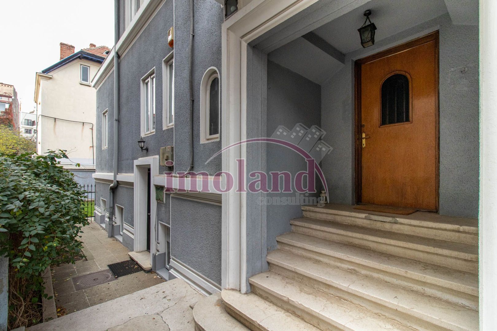 Inchiriere - Rezidenta/Birouri - Vila cu curte - Aviatorilor - Poză 3