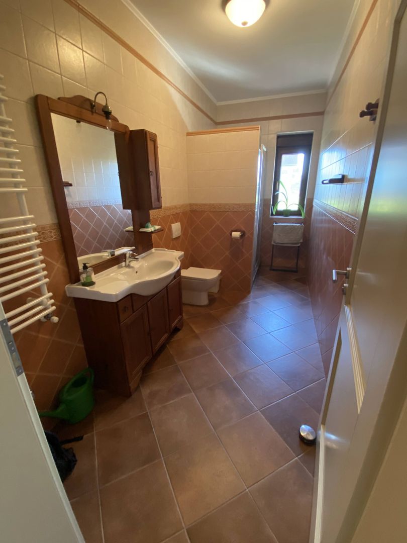 VILA  - ARADULUI. -British - Poză 10