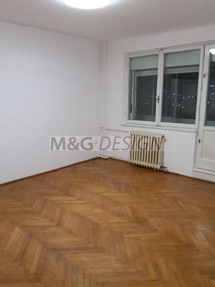 Vând apartament cu 3 camere zona centrala - Poză 2