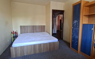 Apartament cu 3 camere - zona semicentrala - Poză 11