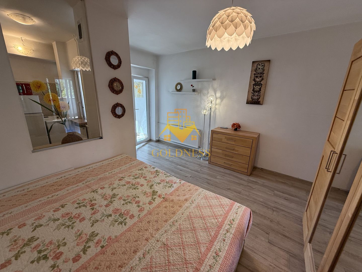 o camera, balcon, Ultracentral, Piata Stefan cel Mare, Teatru - Poză 4