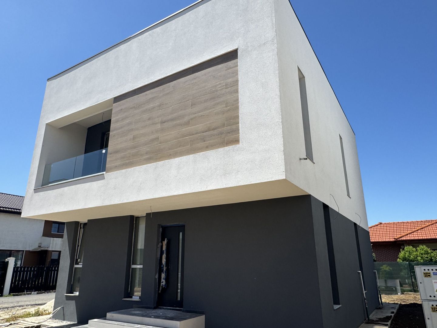 Vile Tunari, zona BUNA, Toate Utilitatile, curte 350m2 - Poză 2