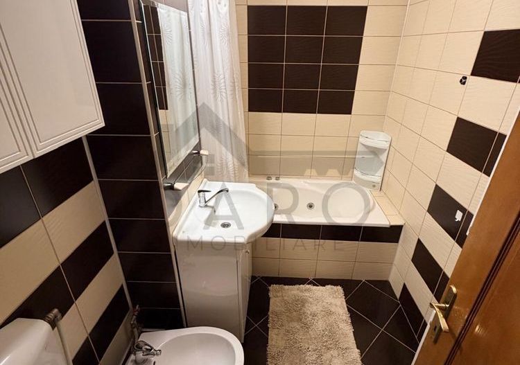 Apartament de inchiriat 3 camere, 2 bai. -situat pe strada Livezeni - Poză 5
