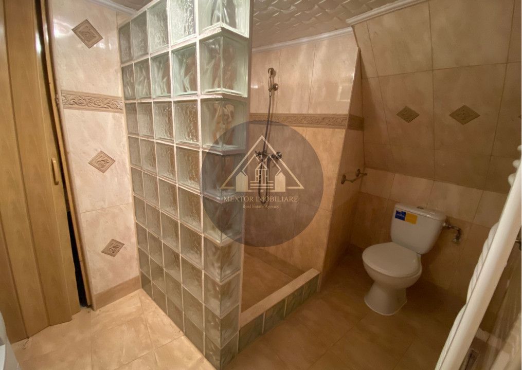 Casă cu 5 camere, Medias - Poză 16