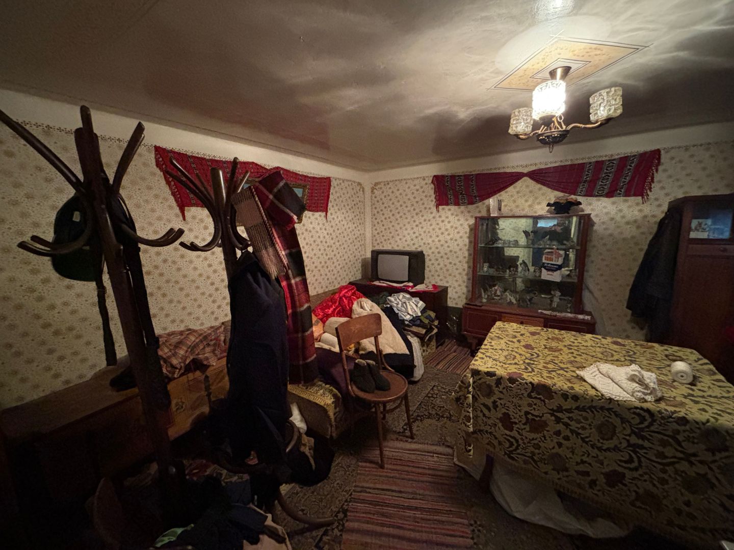 Casă + Teren 1.245 mp aproape de București (Ologeni, Prahova) - Poză 13