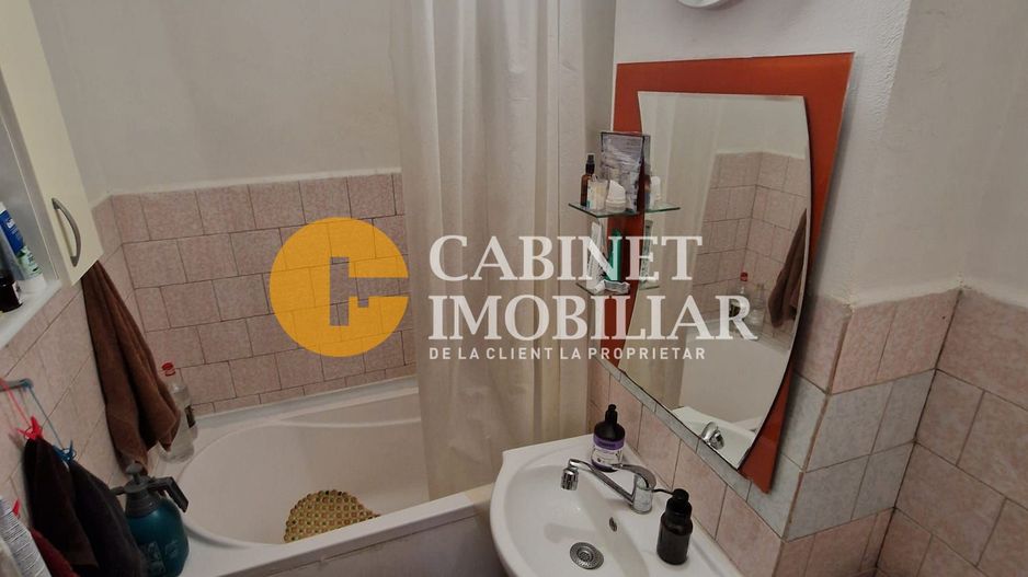3 Camere Decomandat- Etaj intermediar+ Loc de parcare- Zona Alexandru cel Bun - Poză 5