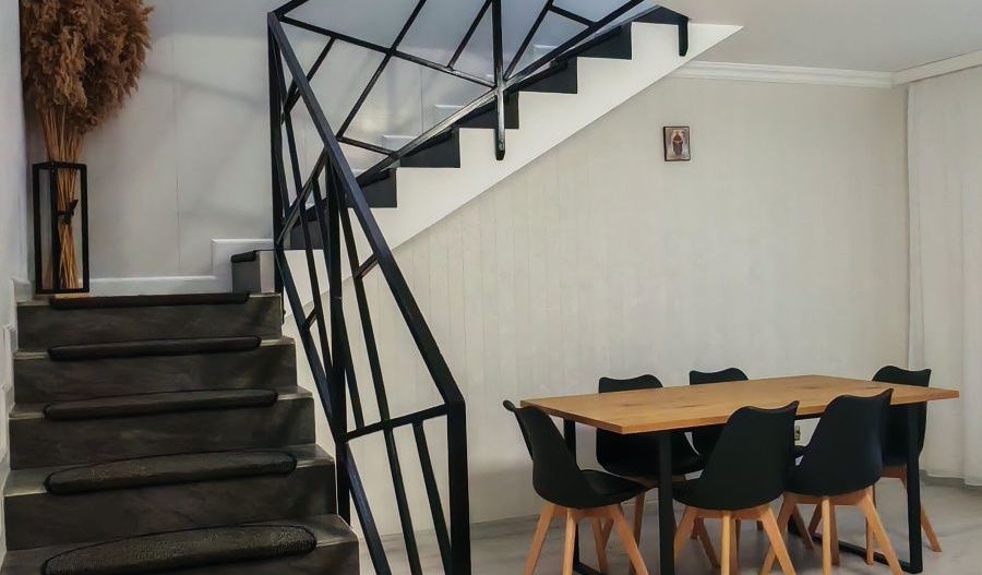 Casa tip duplex de inchiriat - Poză 1