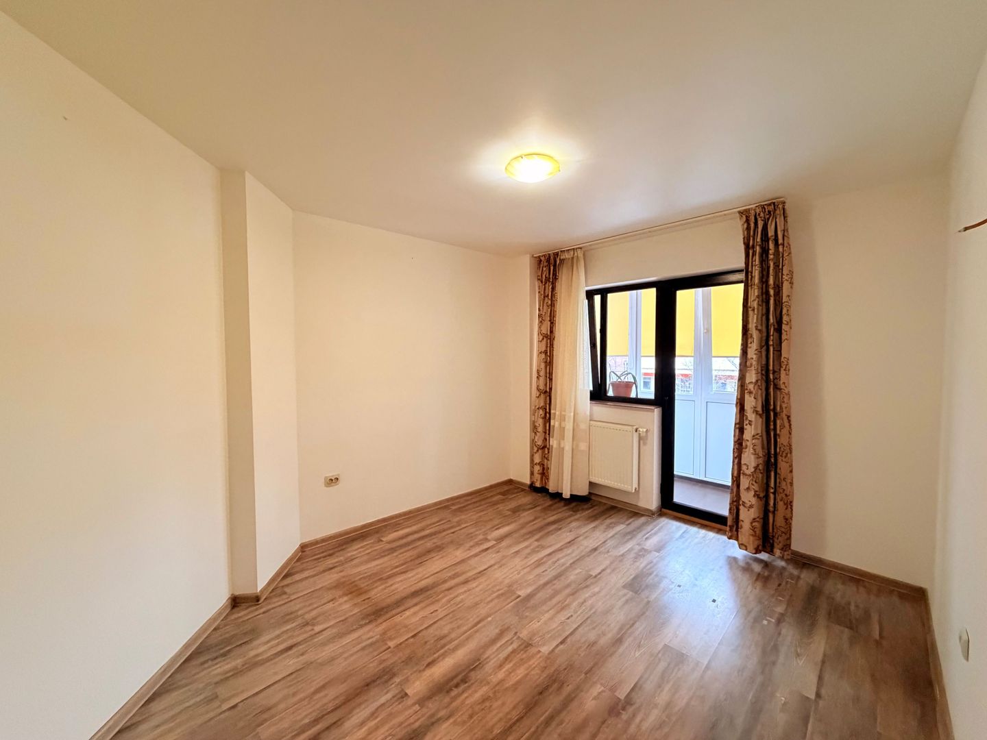 | Apartament de Inchiriat | 3 Camere | Dr.Taberei | Bloc 2015 | - Poză 4
