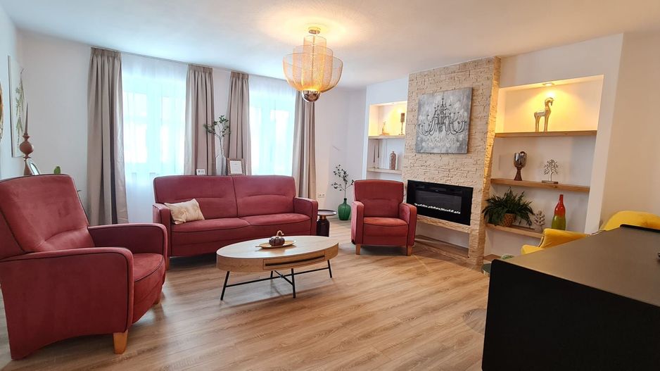 Vila spațioasă și elegantă de vânzare la intrarea în cartierul Turnișo - Poză 31