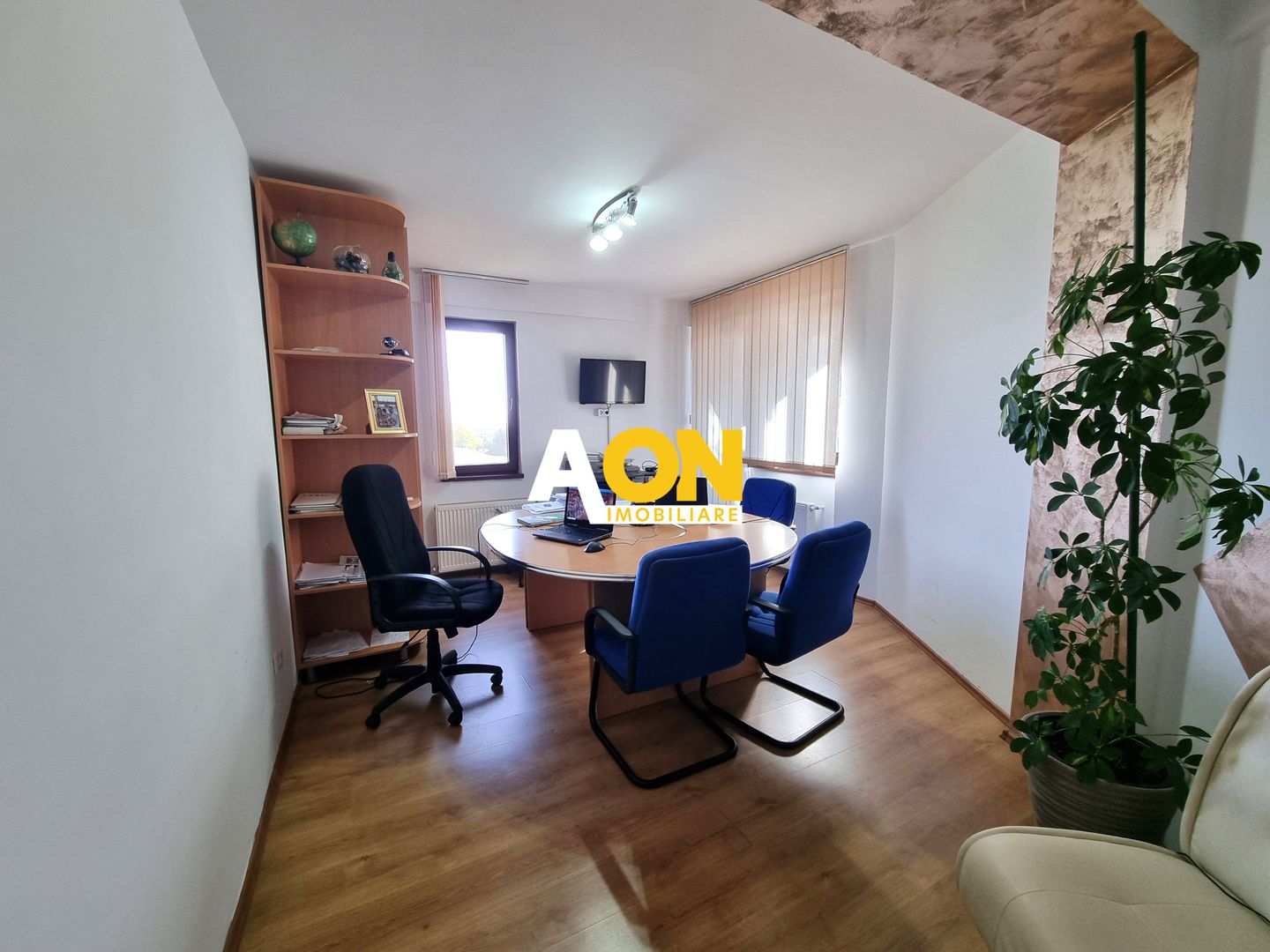 De vanzare apartament 2 camere, bloc nou, Cetate - Poză 2