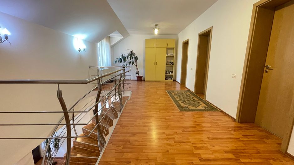 Casa individuala P+M,spatioasa in zona Mircea Cel Batran - Poză 14