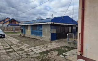 Se oferă spre vânzare / închiriere clădire cu spațiu comercial - Poză 17