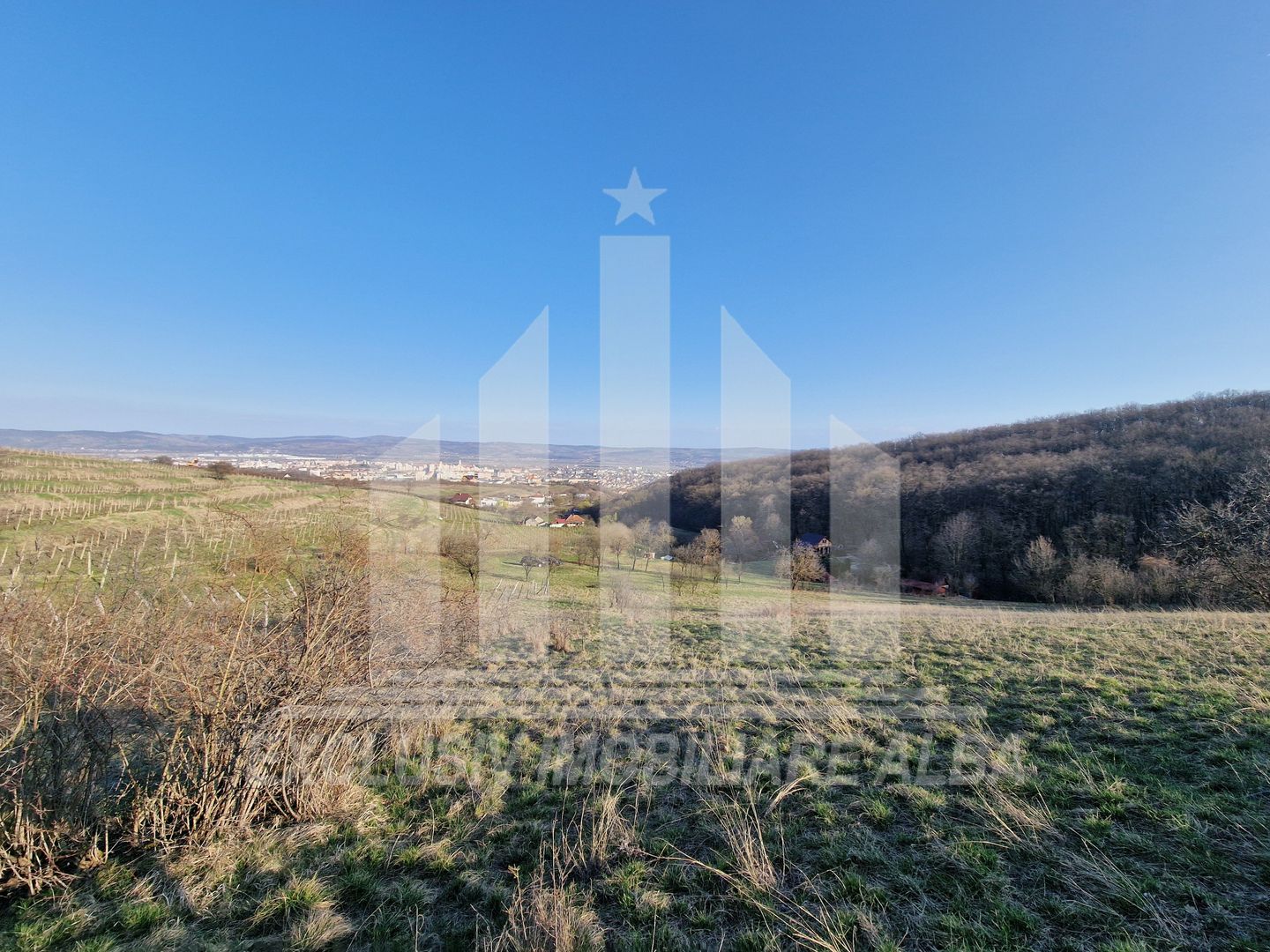 Teren intravilan | De vanzare | 1808 mp | 18 ml deschidere | Seigau - Poză 4