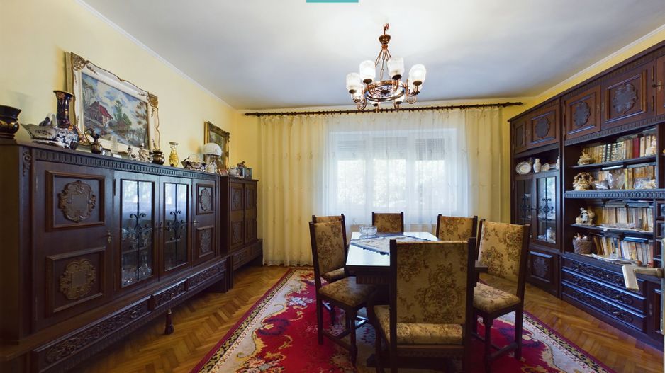 Casă clasică în Chișineu-Criș - Poză 2