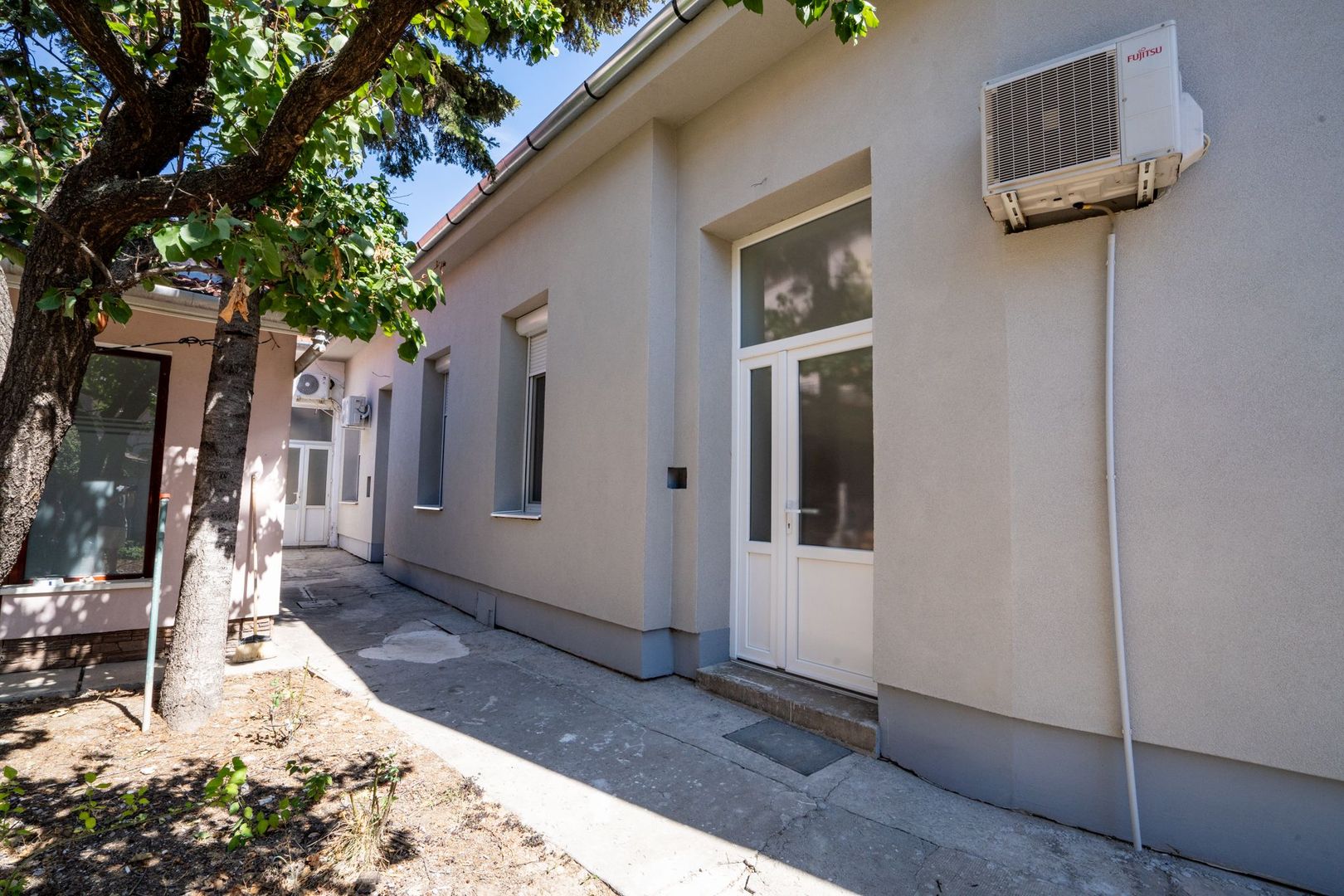 Apartament cu 2 camere, casă la curte comună – Central, Oradea - Poză 17