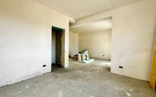Duplex superb cu 5 camere despartit prin garaj | Dumbravita - Poză 1