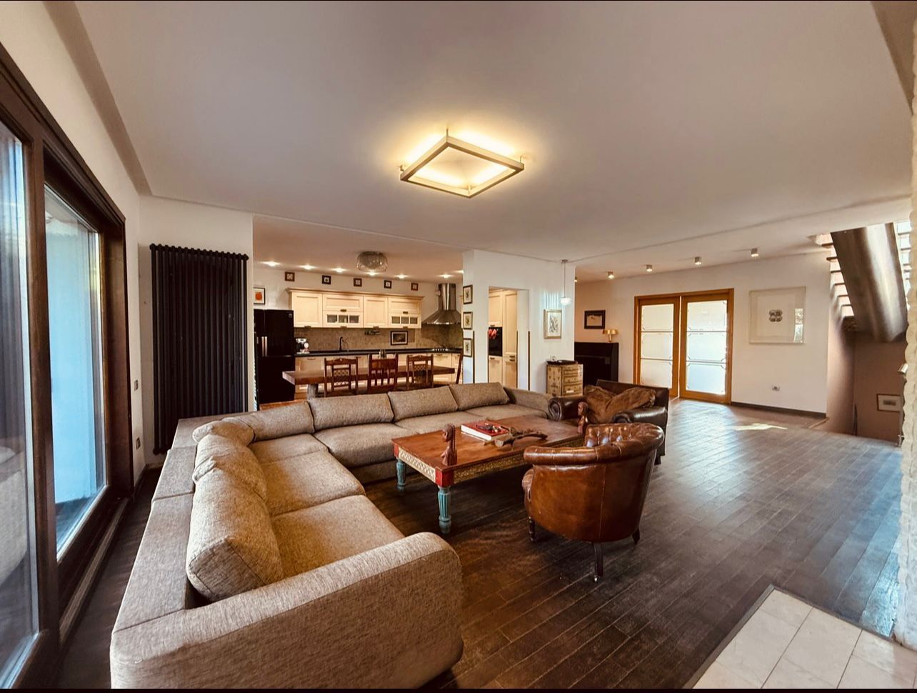 Vila 5 camere cu LIFT| Complex privat cu piscină | Iancu Nicolae - Poză 1