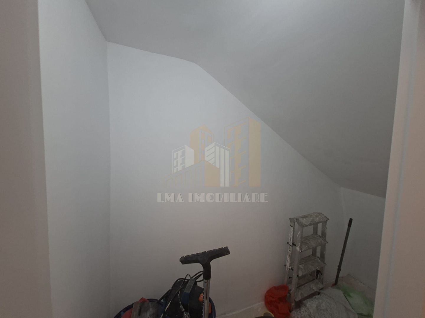 Apartament 2 camere semidecomandat Brasovul vechi - Poză 8