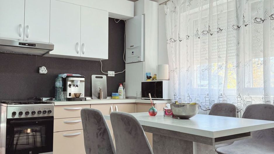 Ap3 camere | Zona QBIZ / Spitalul Județean | Etaj 1- Pret 109.000 euro - Poză 6