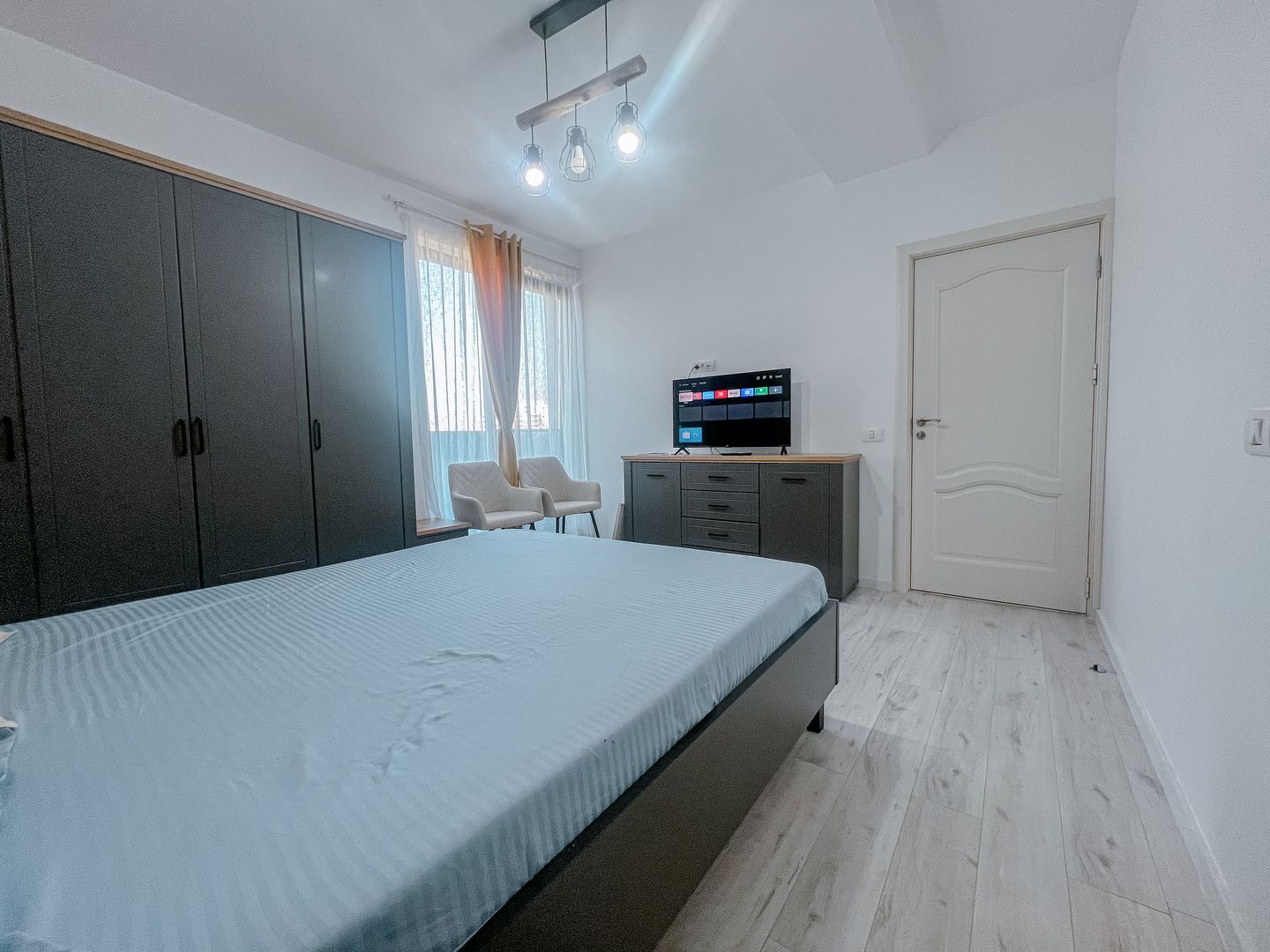 Palazu Mare(COD 05) - Apartament 3 camere| Parcare acoperită | Lac - Poză 2