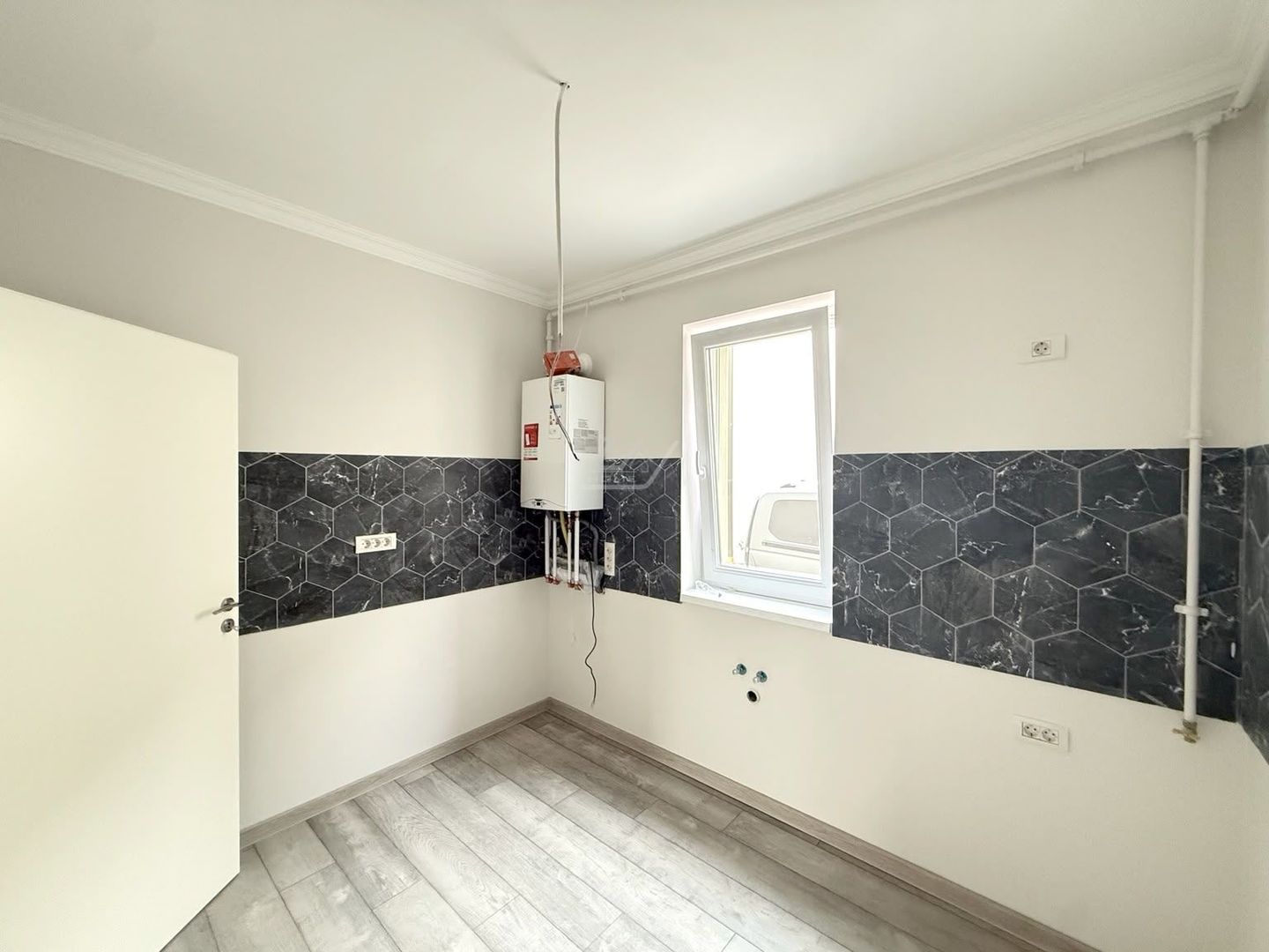 Bloc finalizat Etaj 1. Finisaje premium. Loc de parcare. - Poză 4