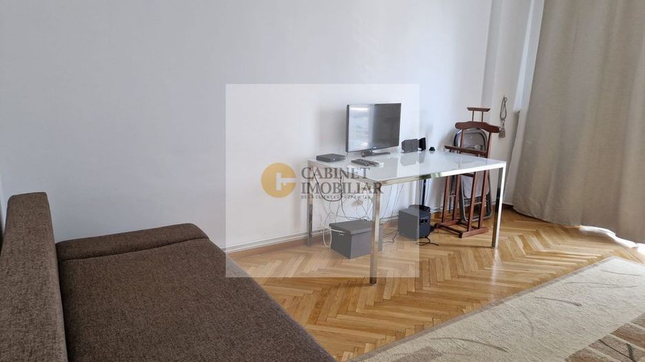 Garsoniera balcon frantuzesc -Universitate I Etaj 4 I Centrala proprie - Poză 3