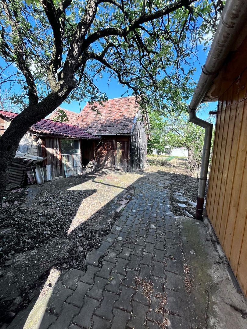 Casa de vanzare cu 3 camere, zona Schit - Poză 9