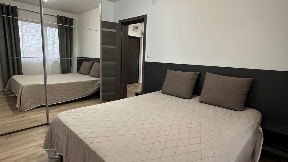 Apartament 4 camere,2băi,bloc NOU,1 parcare,zona 7 Noiembrie - Poză 2
