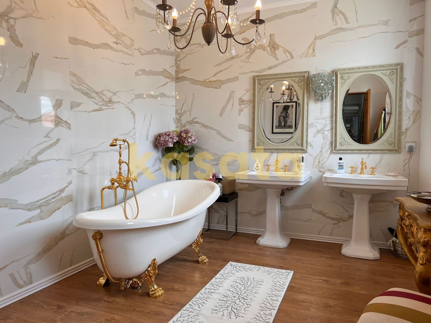 Vila deosebita 11 camere Erou Iancu Nicolae - Poză 12