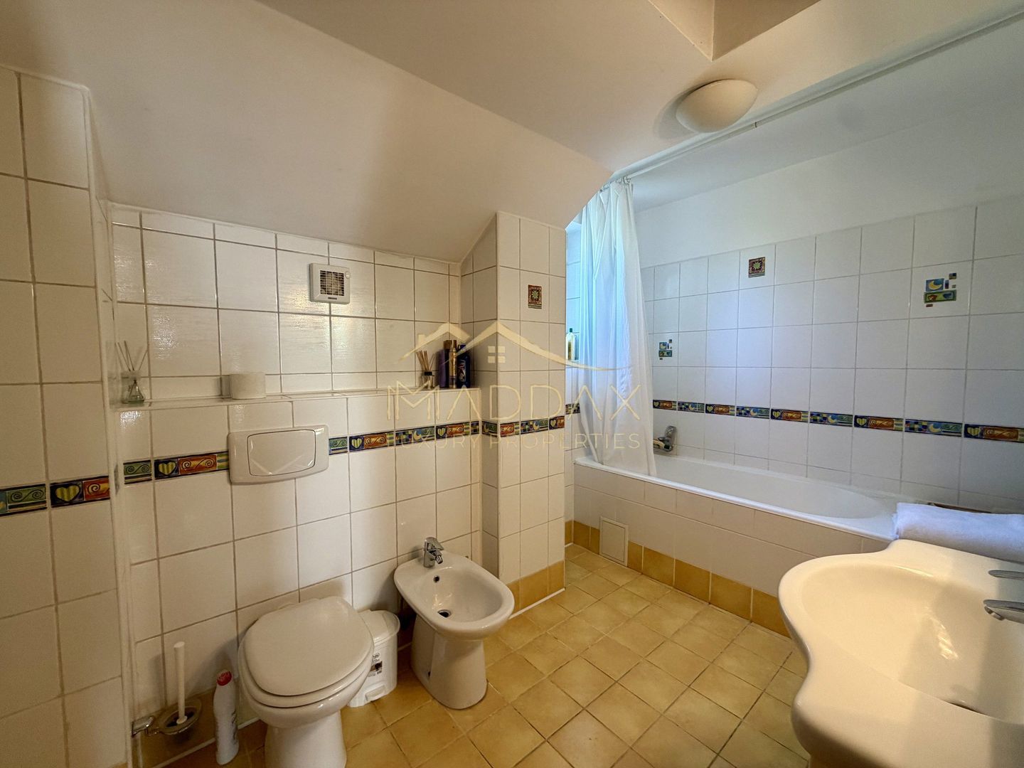 Vila cu 6 camere *485 mpc // *1.670mp teren* // 8 locuri parcare // Sisești - Poză 42