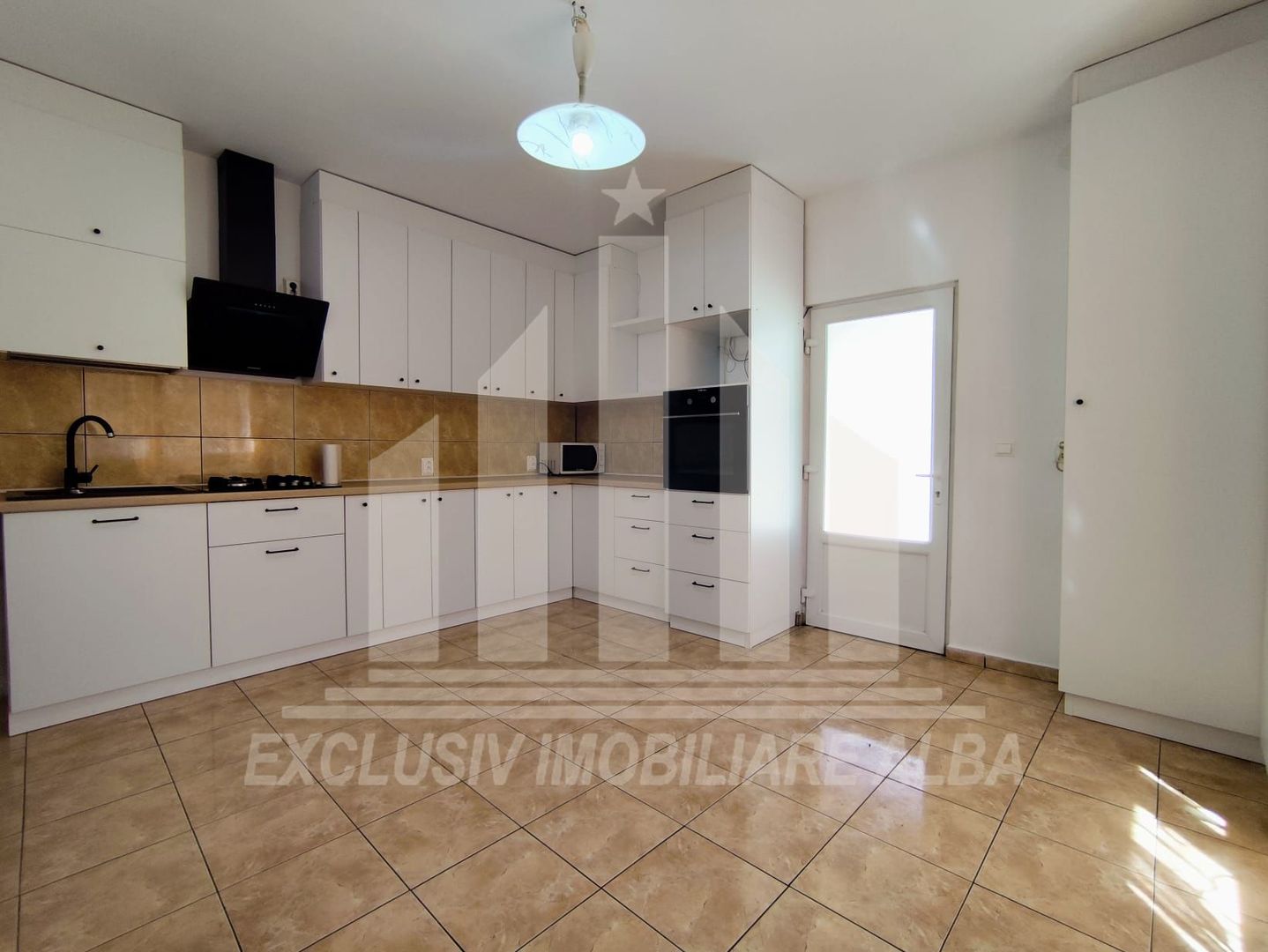 Casa de inchiriat in Tolstoi - Poză 3