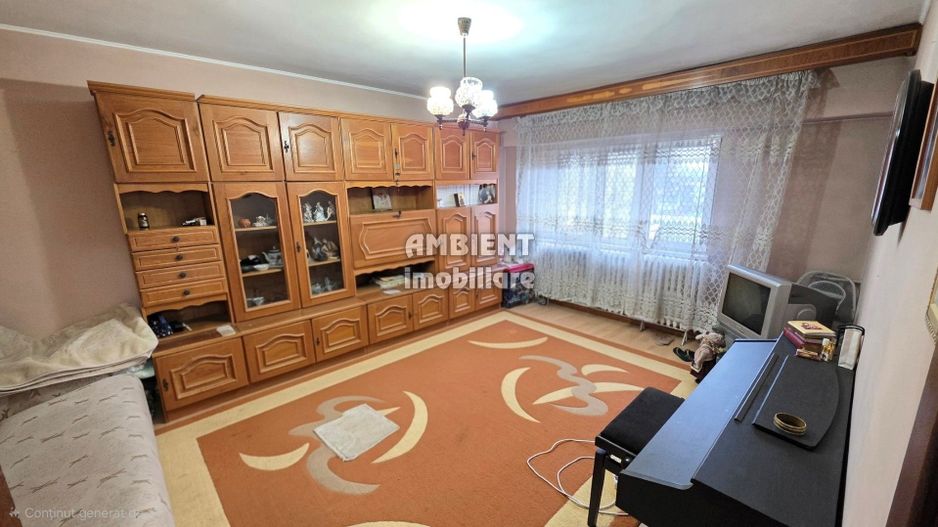Apartament cu 4 camere, etaj 3, VASLUI zona Ultracentrală; - Poză 3