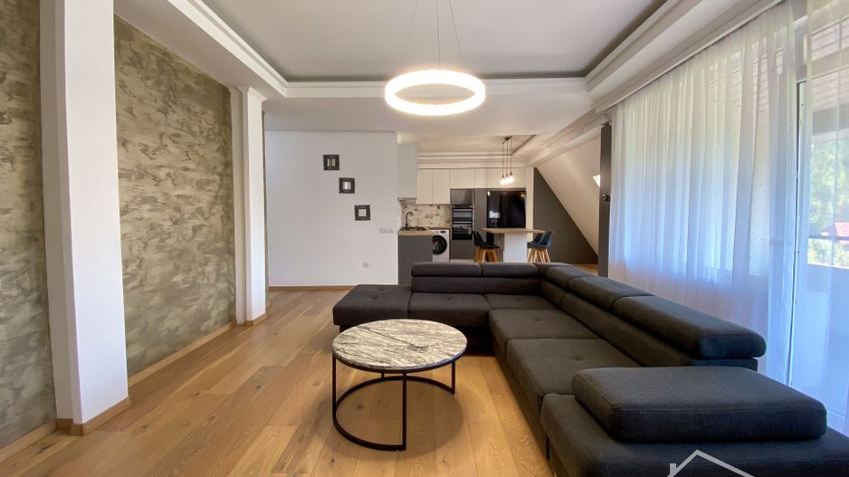 Apartament de lux cu 4 camere la mansardă - Poză 2