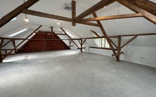 Clădire de birouri/ clinica zona Centrală - Poză 1