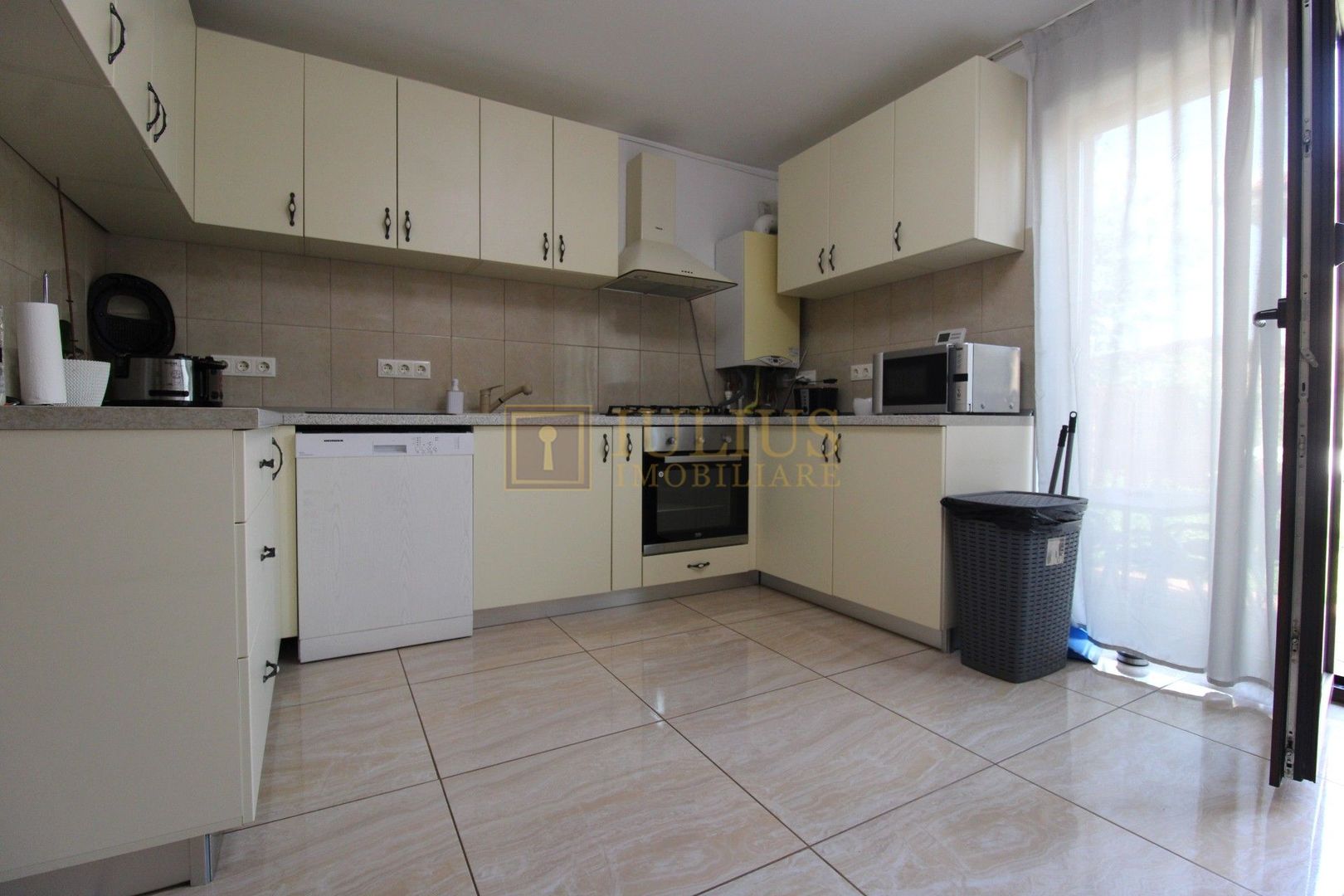 Casă renovată, prima închiriere | Dumbrăvița - aproape de pădure - Poză 10