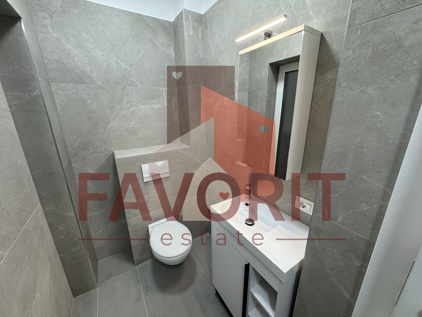 Mobilat si utilat. 2 locuri de parcare. Curte privata in CF - Poză 10