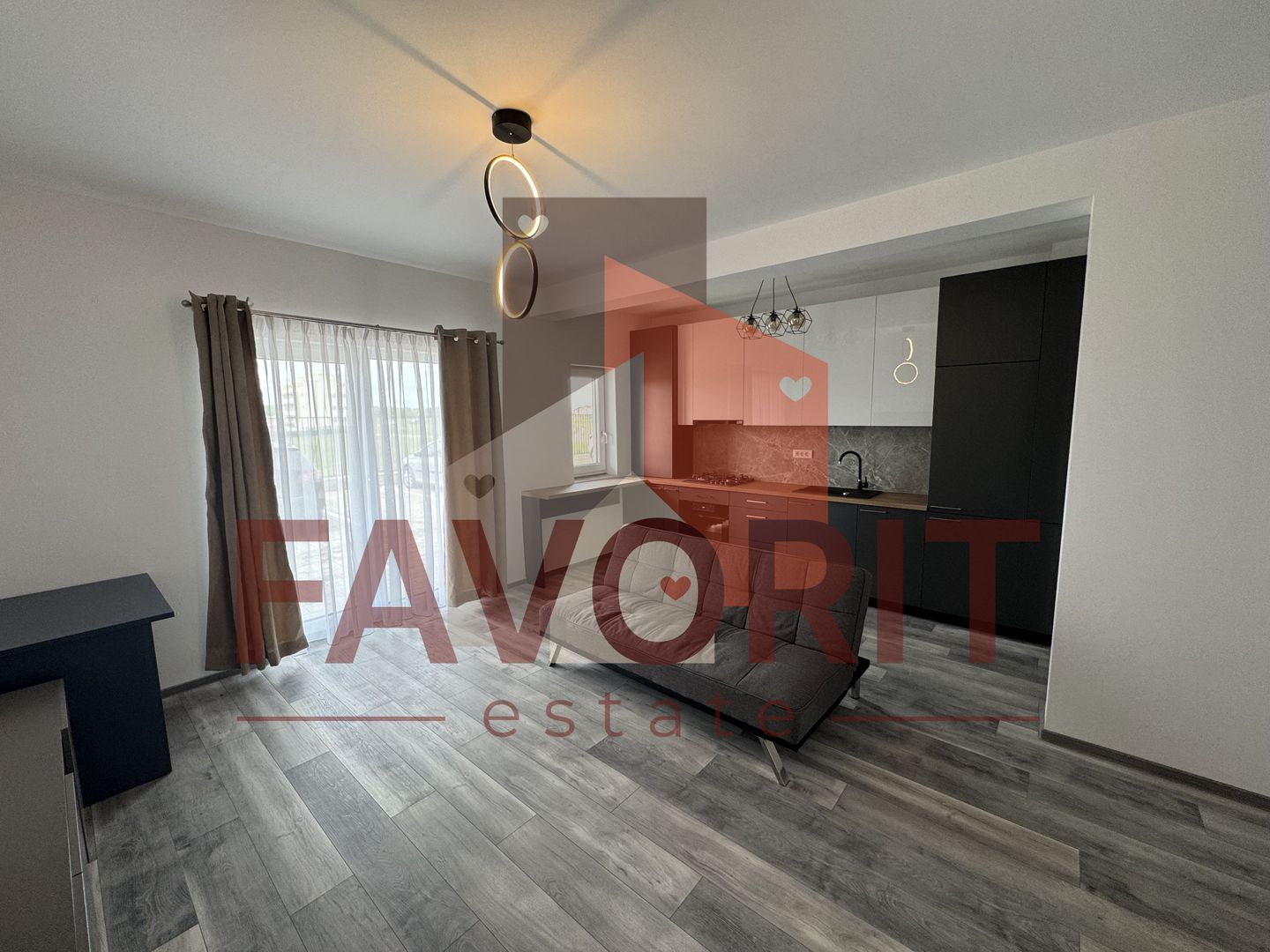 Mobilat si utilat. 2 locuri de parcare. Curte privata in CF - Poză 2