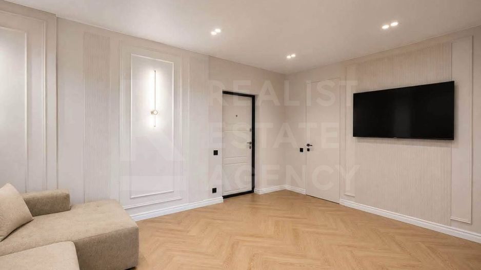 Vânzare, apartament 1 cameră + living 46 mp, str. Ioana Radu Buiucani - Poză 3